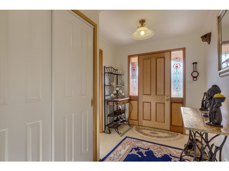 7 Queens Parade, Kingston TAS 7050