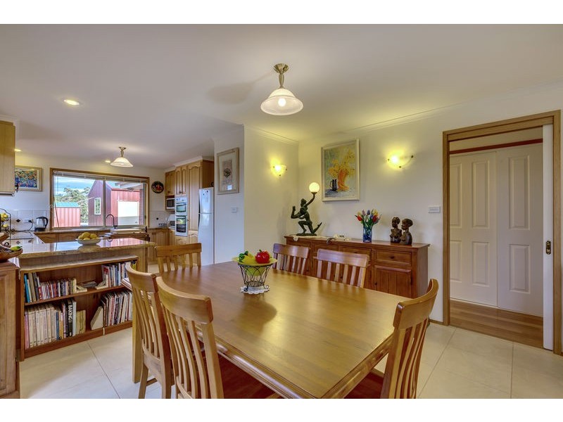 7 Queens Parade, Kingston TAS 7050