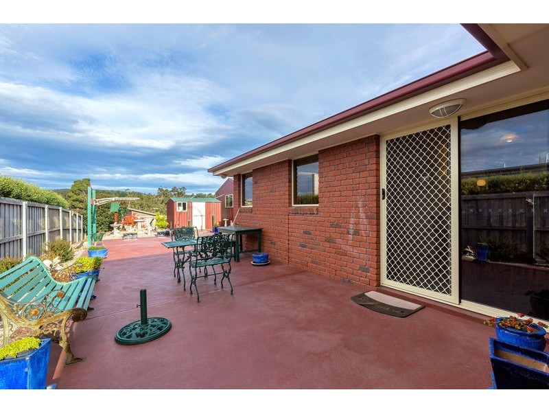 7 Queens Parade, Kingston TAS 7050