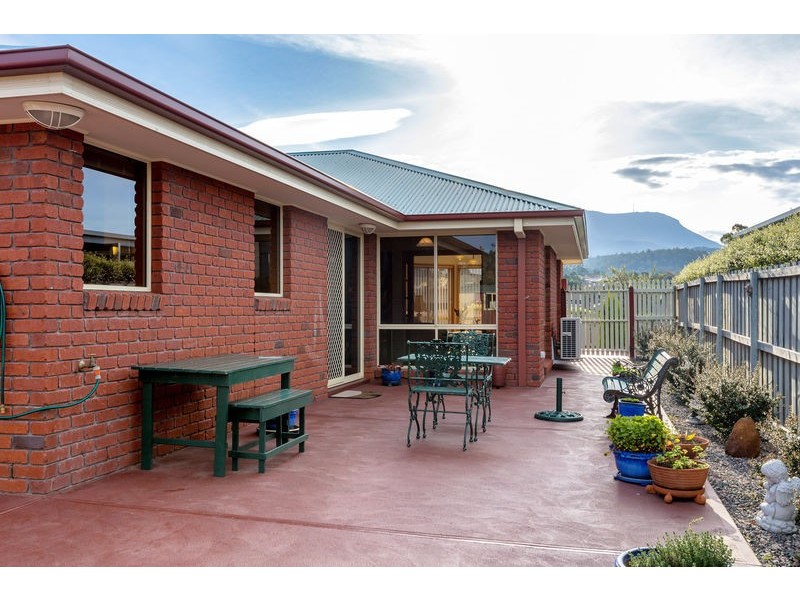 7 Queens Parade, Kingston TAS 7050