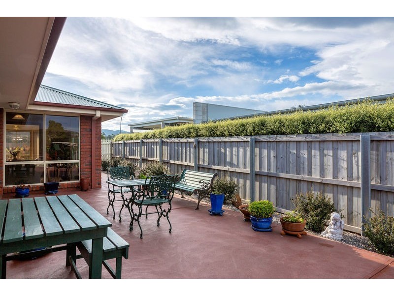 7 Queens Parade, Kingston TAS 7050