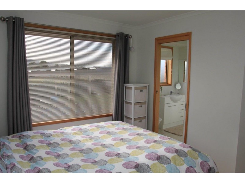 28 Crimson Drive, Margate TAS 7054