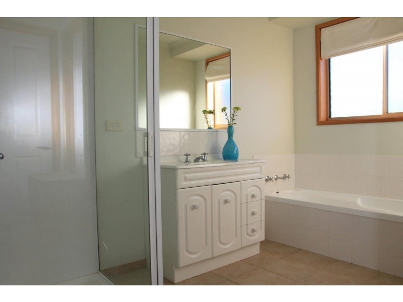 28 Crimson Drive, Margate TAS 7054