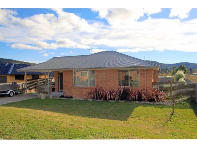 28 Crimson Drive, Margate TAS 7054