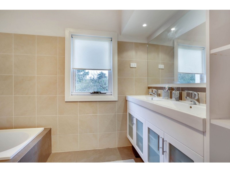 33 Browns Road, Kingston TAS 7050