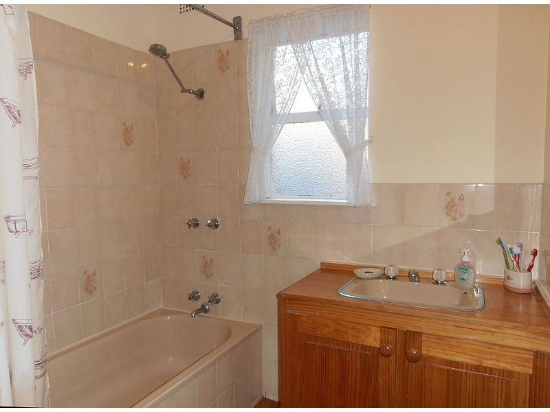 10 Lewan Avenue, Kingston TAS 7050