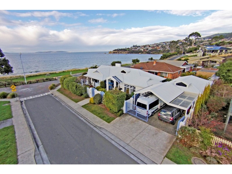 32 Hazell Street, Blackmans Bay TAS 7052
