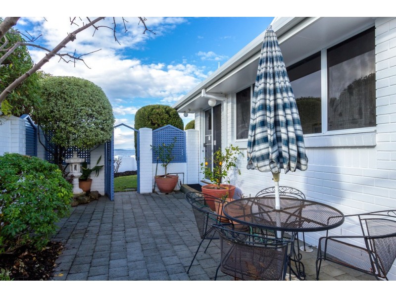 32 Hazell Street, Blackmans Bay TAS 7052