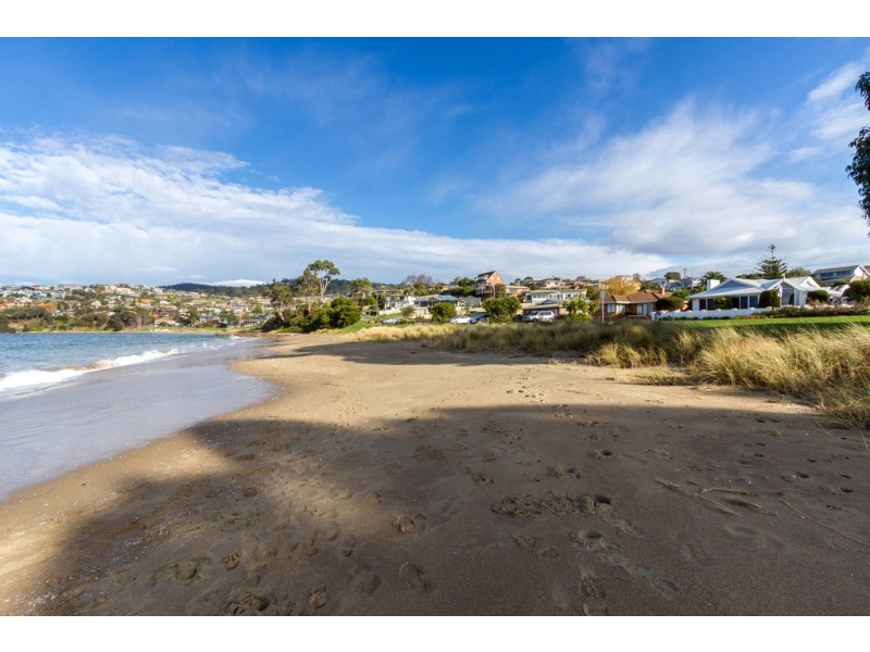 32 Hazell Street, Blackmans Bay TAS 7052