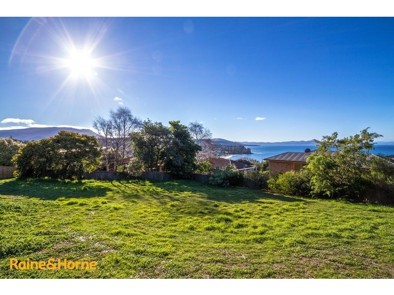 156 Wells Parade, Blackmans Bay TAS 7052