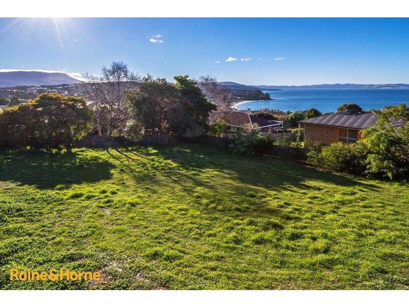 156 Wells Parade, Blackmans Bay TAS 7052