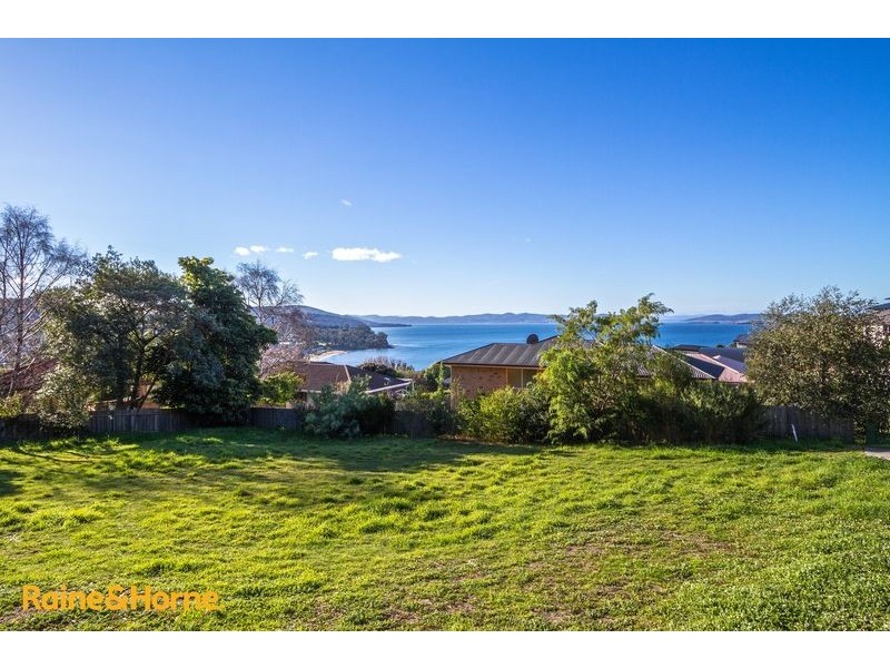 156 Wells Parade, Blackmans Bay TAS 7052