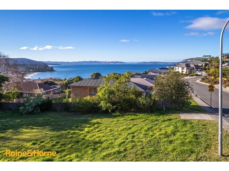 156 Wells Parade, Blackmans Bay TAS 7052