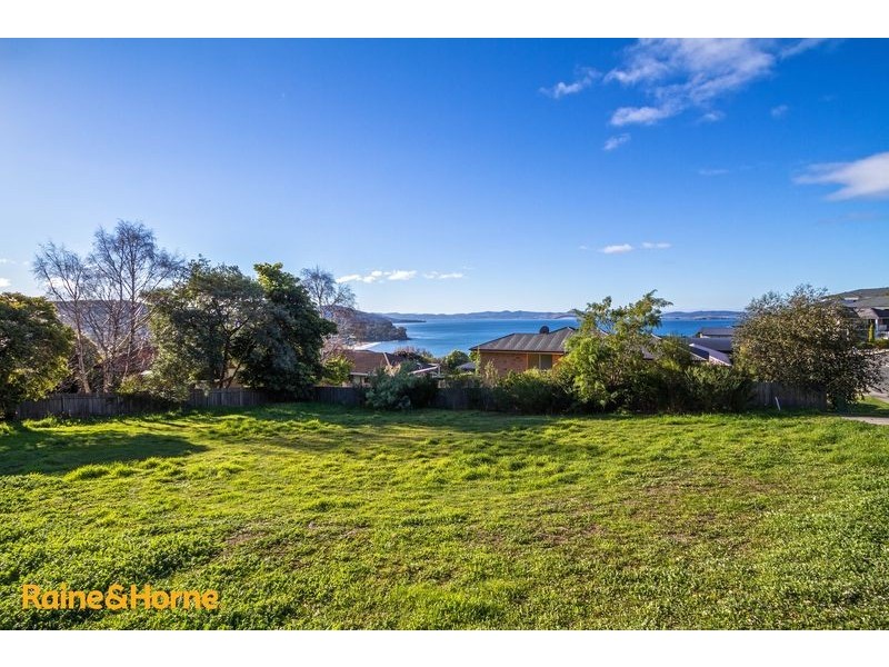 156 Wells Parade, Blackmans Bay TAS 7052