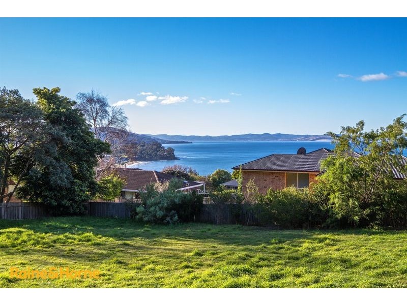 156 Wells Parade, Blackmans Bay TAS 7052