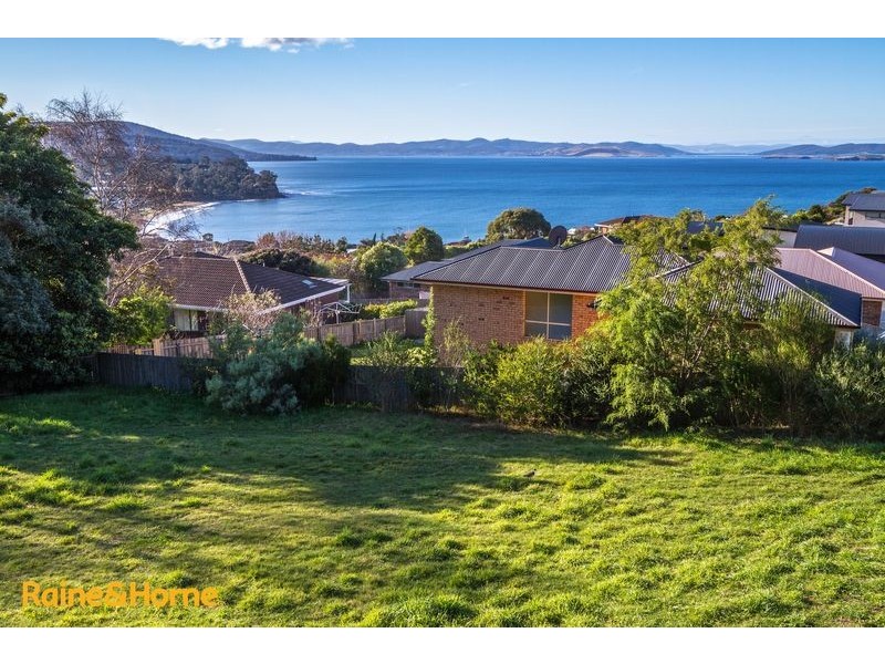 156 Wells Parade, Blackmans Bay TAS 7052