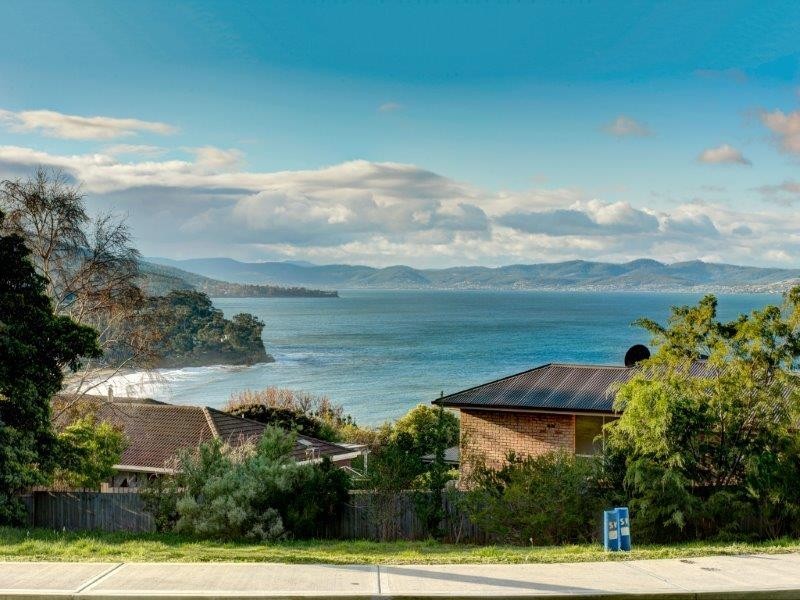 156 Wells Parade, Blackmans Bay TAS 7052