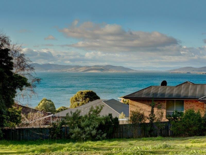 156 Wells Parade, Blackmans Bay TAS 7052