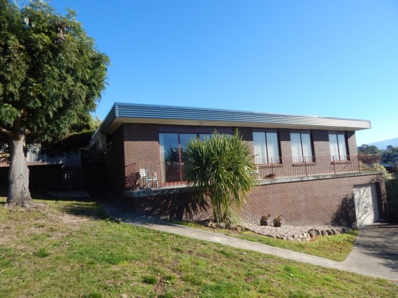 8 Reef Parade, Blackmans Bay TAS 7052