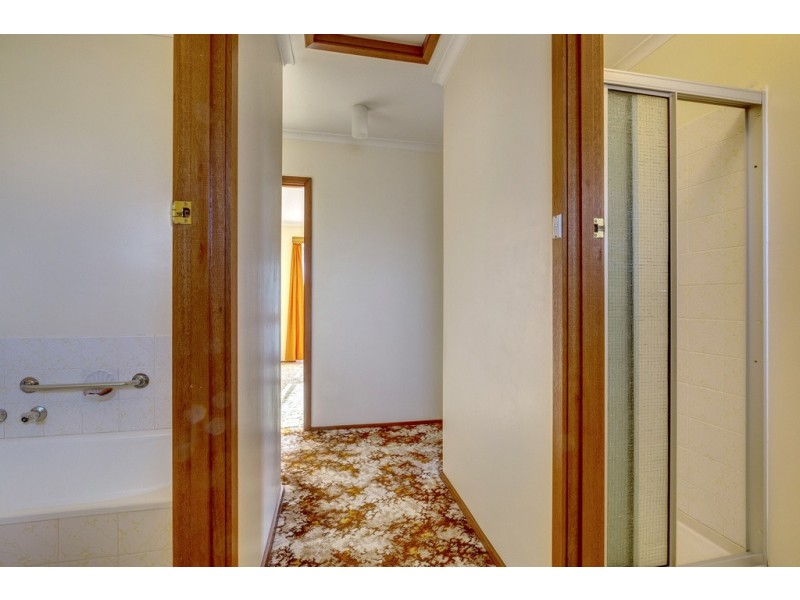 32 Crystal Downs Drive, Blackmans Bay TAS 7052