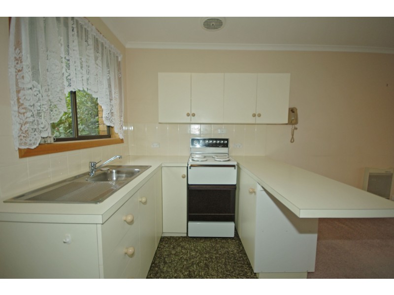 402 Village Drive, Kingston TAS 7050