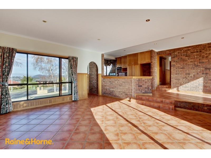 21 Welcome Avenue, Kingston TAS 7050