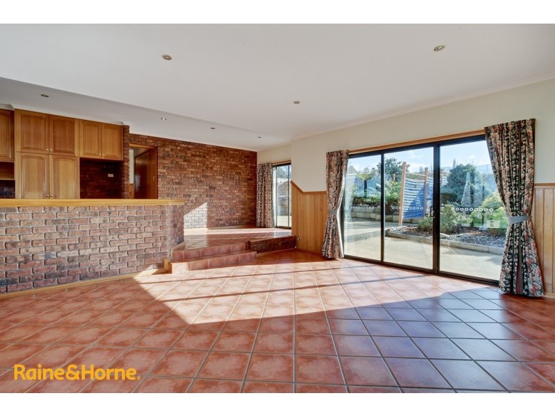 21 Welcome Avenue, Kingston TAS 7050