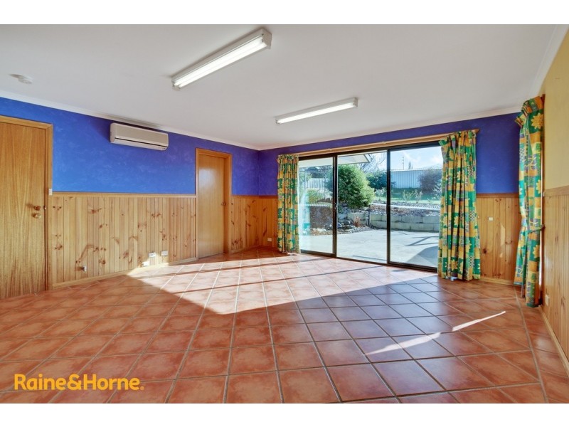 21 Welcome Avenue, Kingston TAS 7050