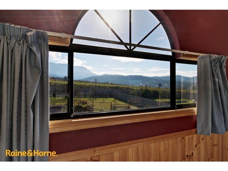 21 Welcome Avenue, Kingston TAS 7050