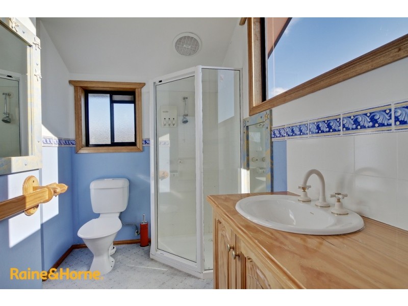 21 Welcome Avenue, Kingston TAS 7050