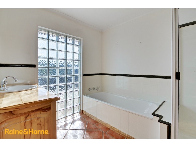 21 Welcome Avenue, Kingston TAS 7050