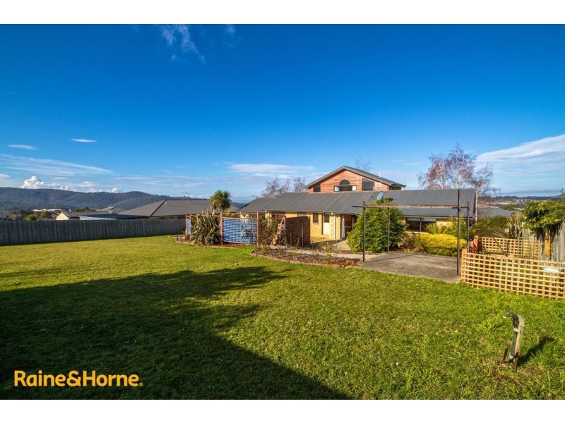 21 Welcome Avenue, Kingston TAS 7050