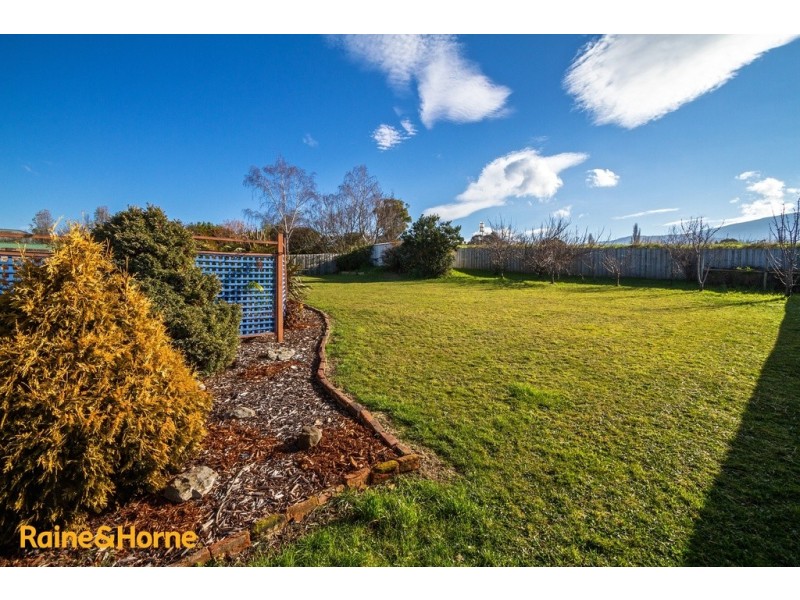 21 Welcome Avenue, Kingston TAS 7050