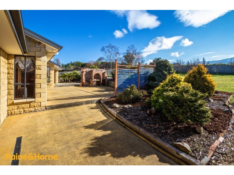 21 Welcome Avenue, Kingston TAS 7050