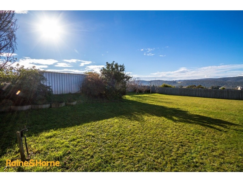 21 Welcome Avenue, Kingston TAS 7050