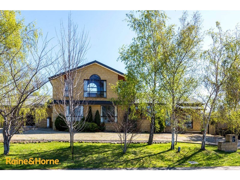 21 Welcome Avenue, Kingston TAS 7050