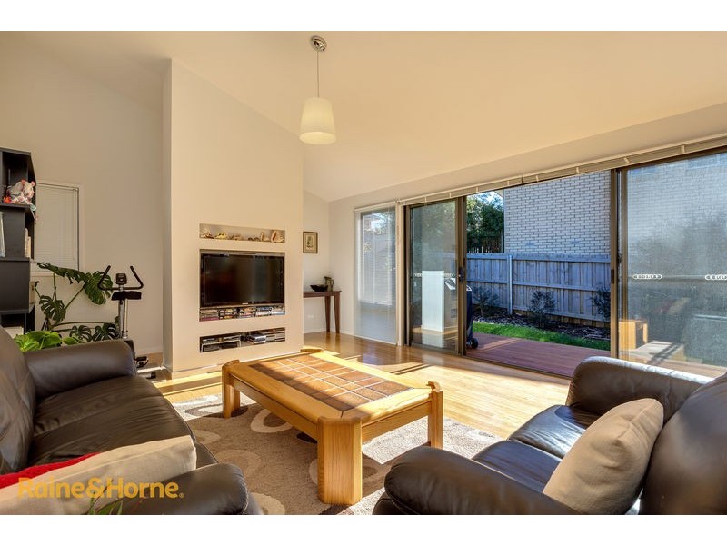 Unit  2/3 Brook Way, Kingston TAS 7050