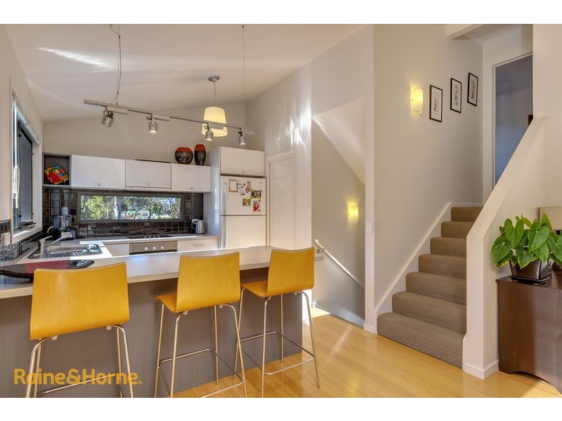 Unit  2/3 Brook Way, Kingston TAS 7050