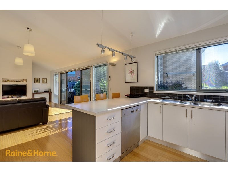 Unit  2/3 Brook Way, Kingston TAS 7050