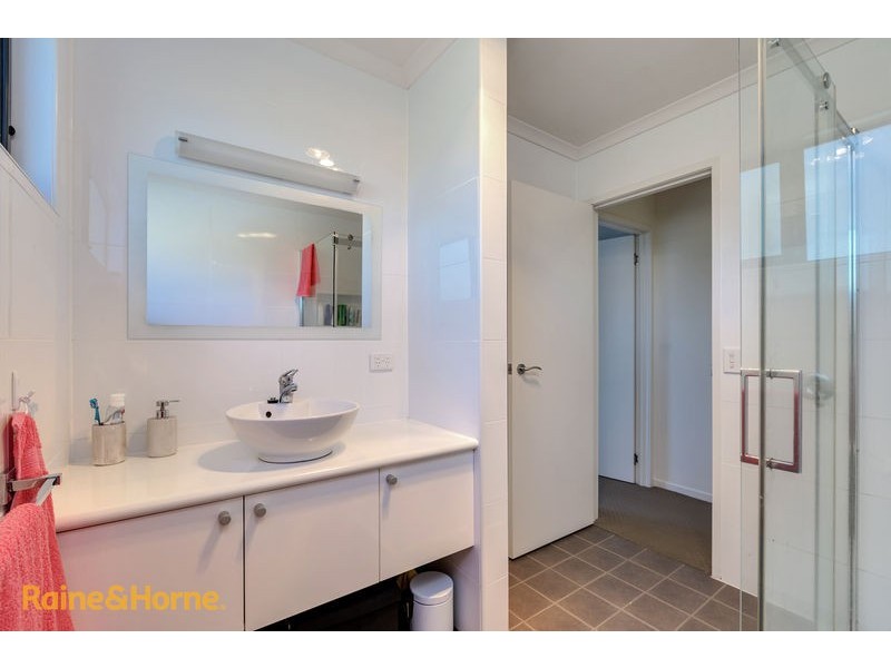 Unit  2/3 Brook Way, Kingston TAS 7050
