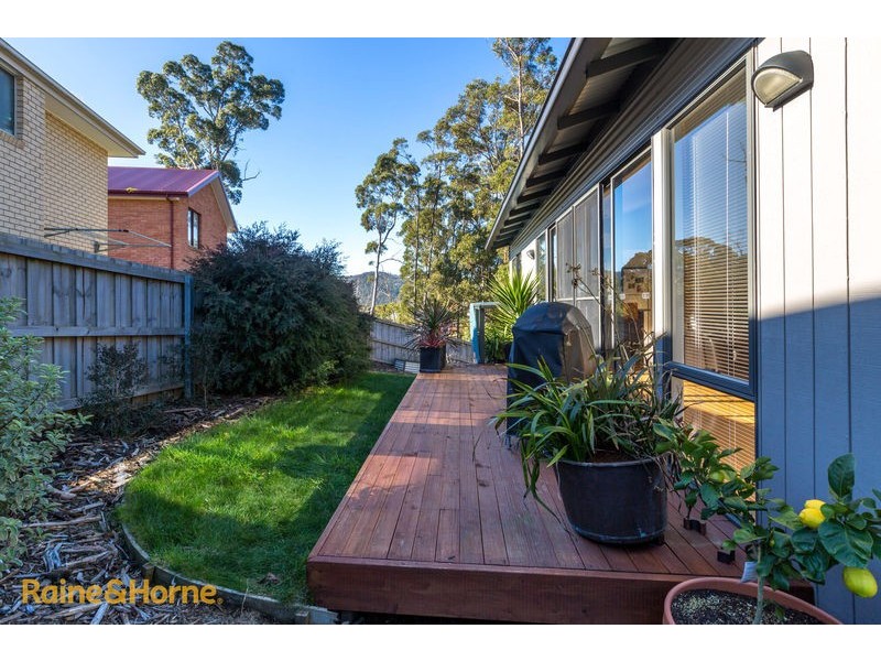 Unit  2/3 Brook Way, Kingston TAS 7050