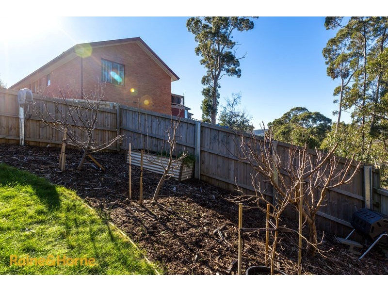 Unit  2/3 Brook Way, Kingston TAS 7050