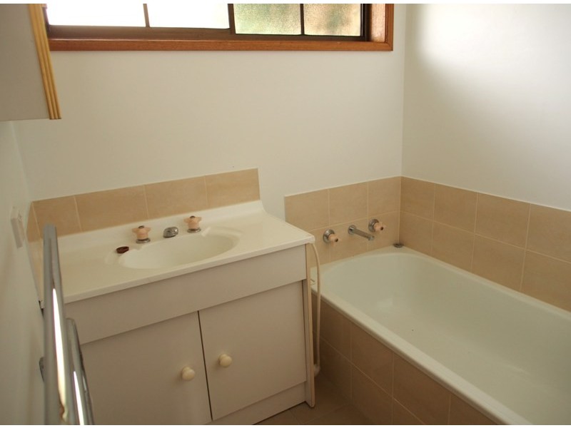 2/49 Hiern Road, Blackmans Bay TAS 7052