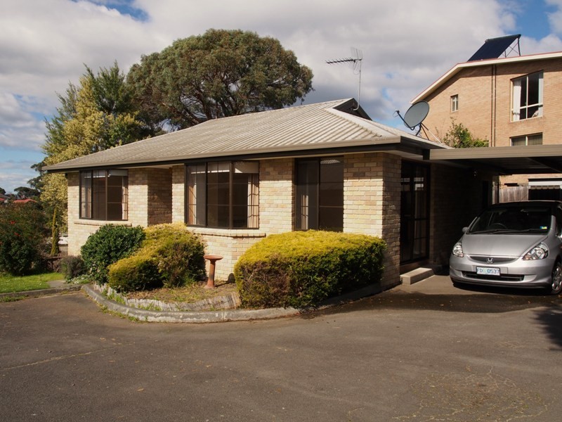 2/49 Hiern Road, Blackmans Bay TAS 7052