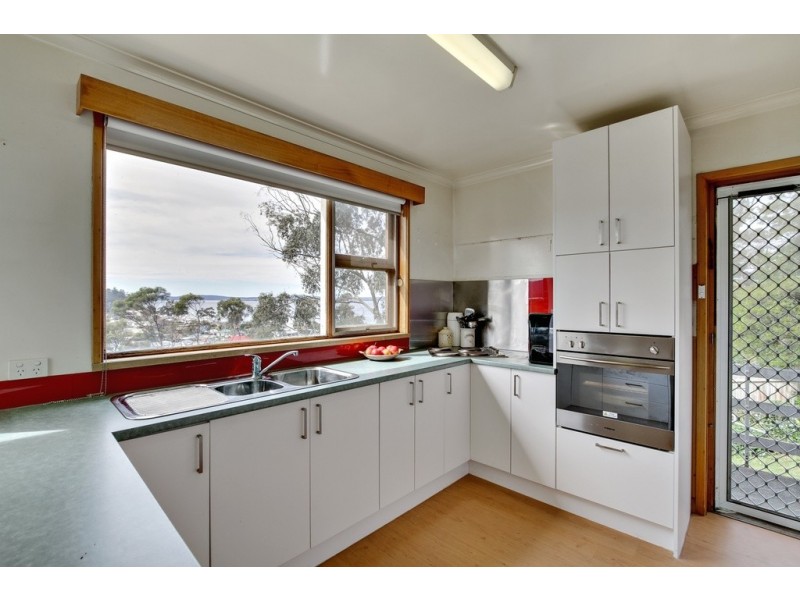 34 Roslyn Avenue, Kingston Beach TAS 7050