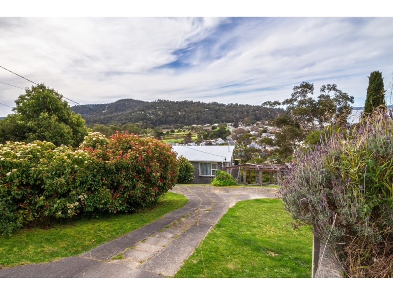 34 Roslyn Avenue, Kingston Beach TAS 7050