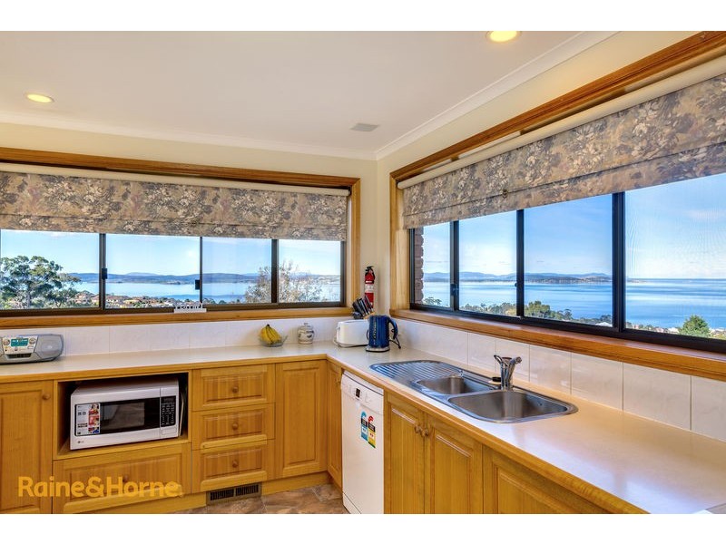 1 Citrine Road, Blackmans Bay TAS 7052