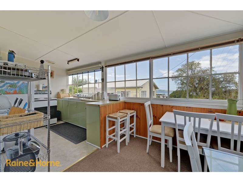 27 Myuna Road, Blackmans Bay TAS 7052