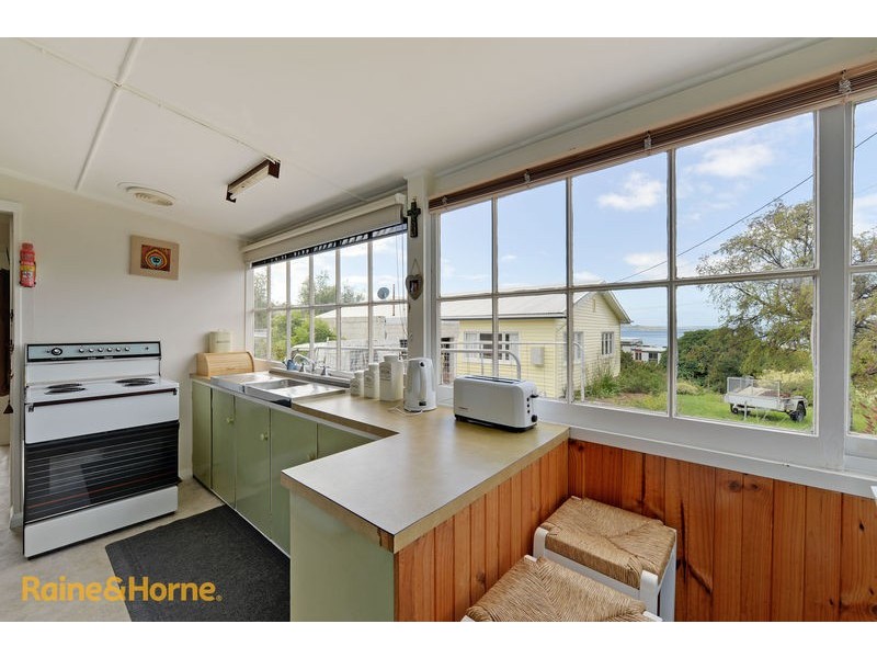 27 Myuna Road, Blackmans Bay TAS 7052