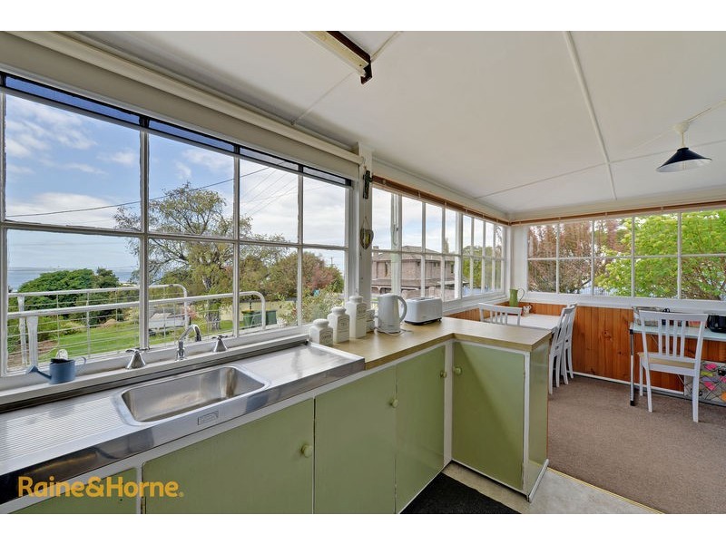 27 Myuna Road, Blackmans Bay TAS 7052